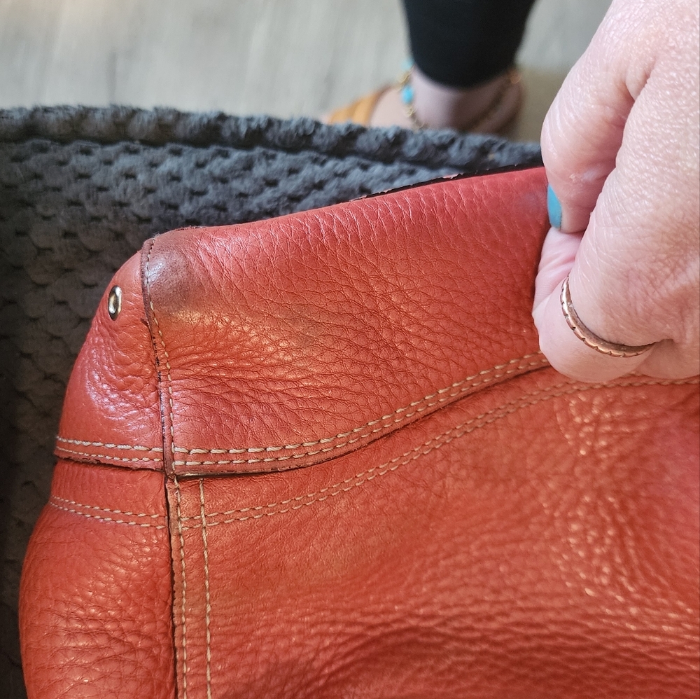 Vintage Coach Hamptons Coral Leather Handbag With Tassel - Picture 11 of 12